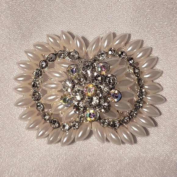 White and Silver Rhinestone Brooch - Picture 2 of 6
